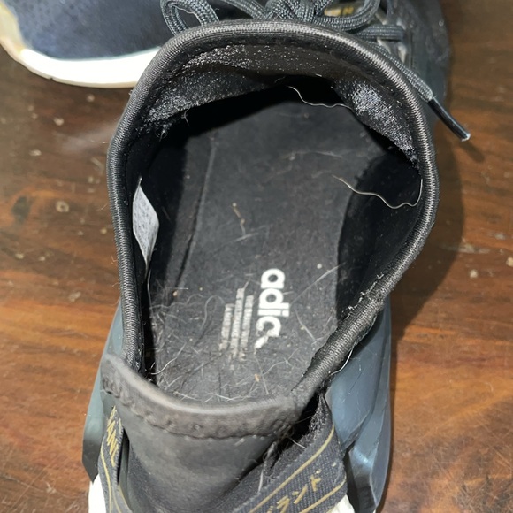 Adidas Men’s Sneakers NMD R1 V2 Boost Black Gold Shoes Men's Size 12 FZ2132 - Picture 9 of 9